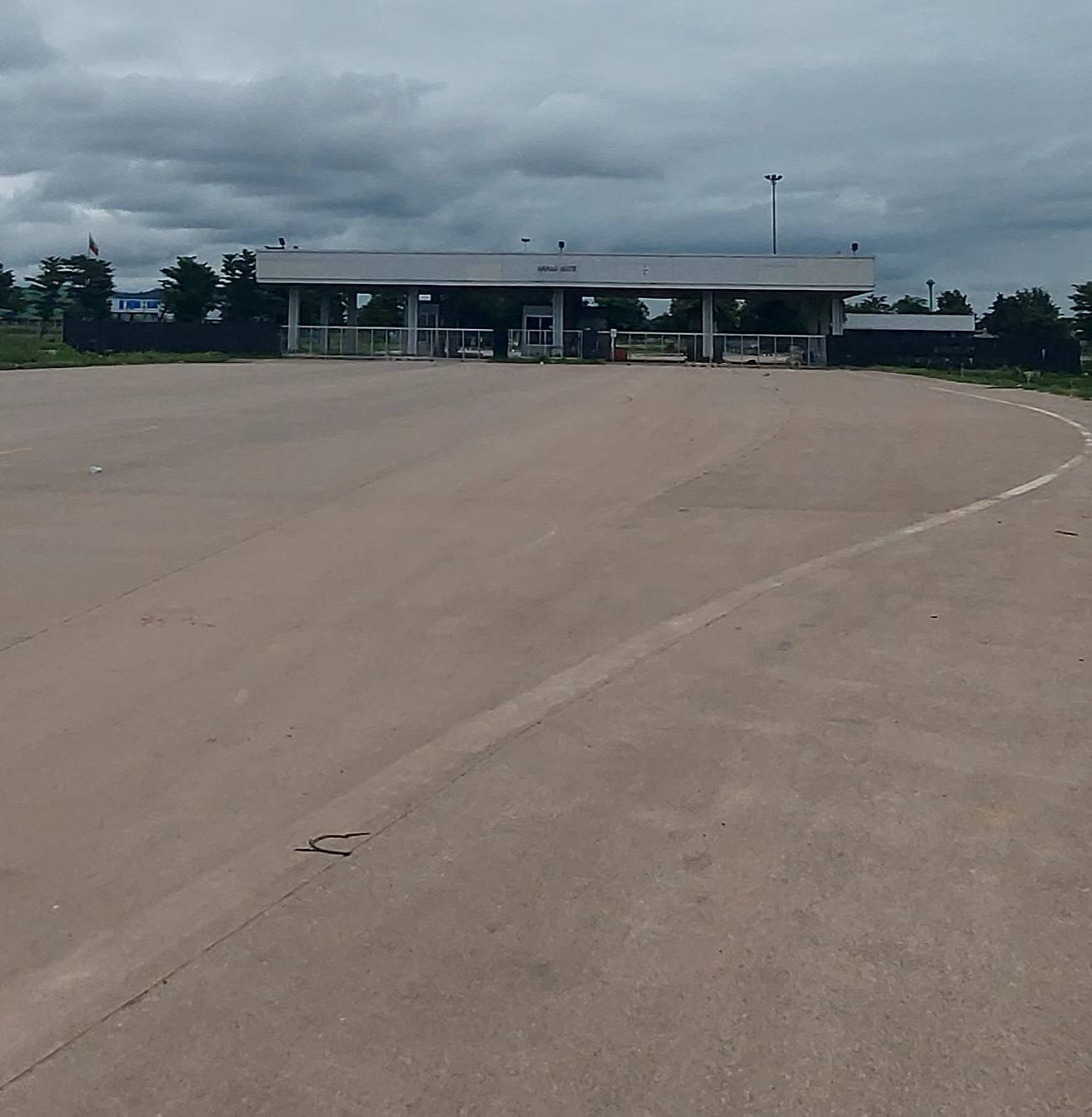 Myanmar temporarily closes Myawaddy–Mae Sot Friendship Bridge No. 2, stranding over 500 trucks