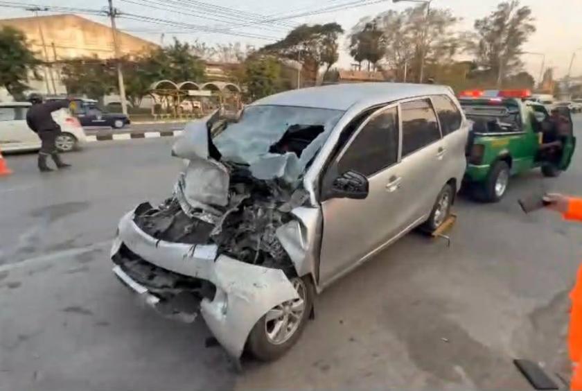 Two Myanmar nationals killed in early-morning car crash near Mae Sot on Thai-Myanmar border