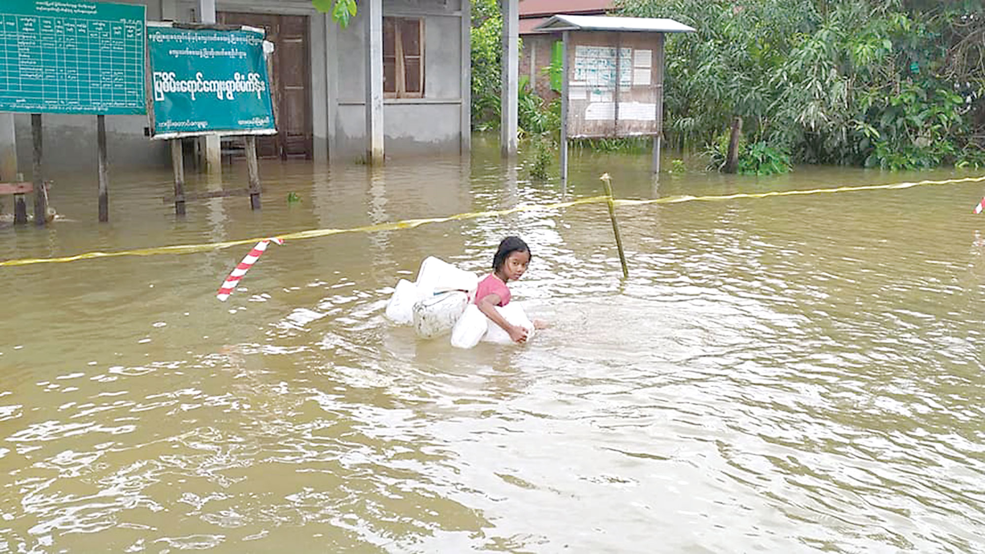 Flash flood affects over 60,000 people across five regions and states