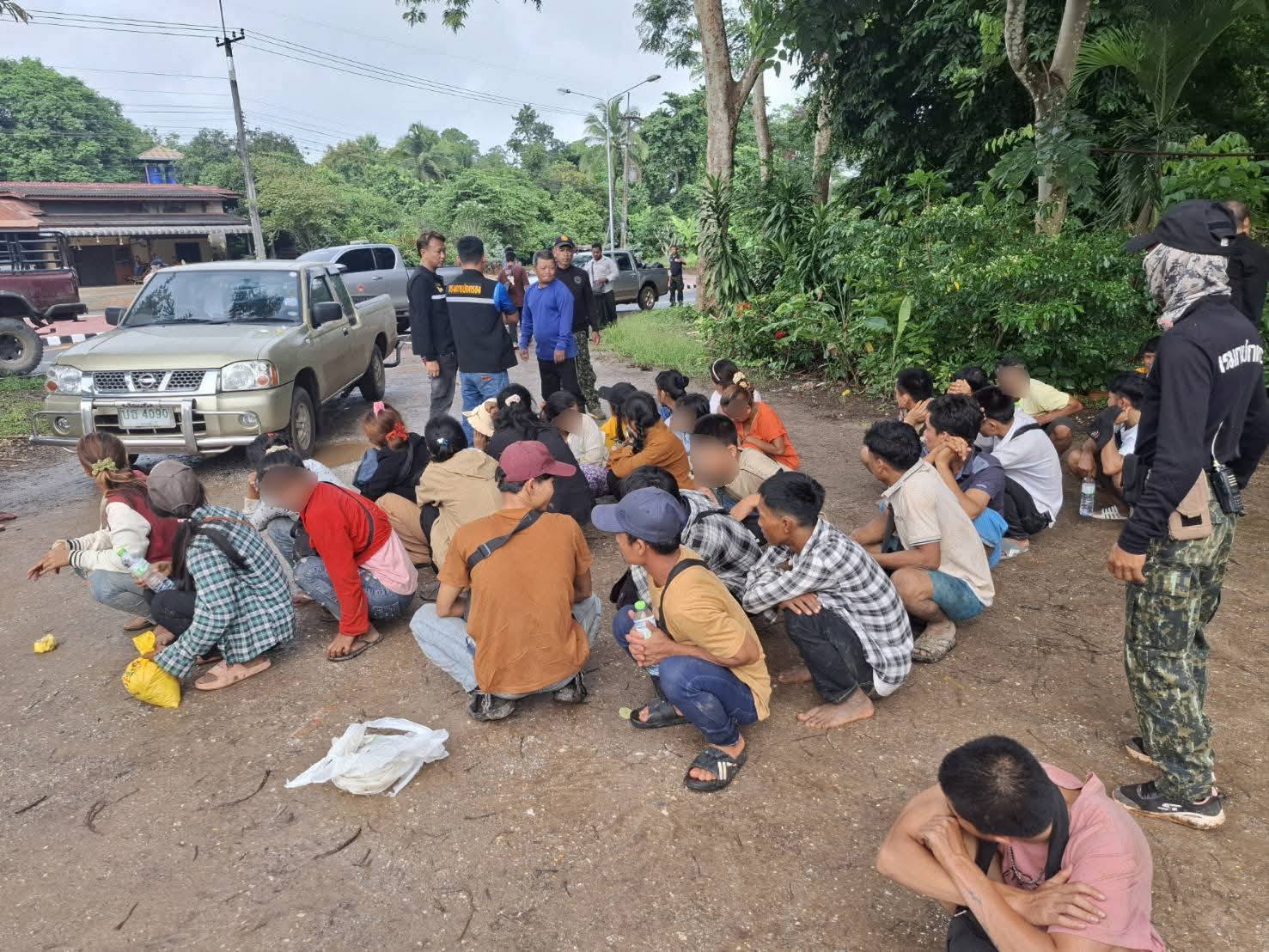 50 Myanmar nationals arrested at two illegal entry points into Thailand