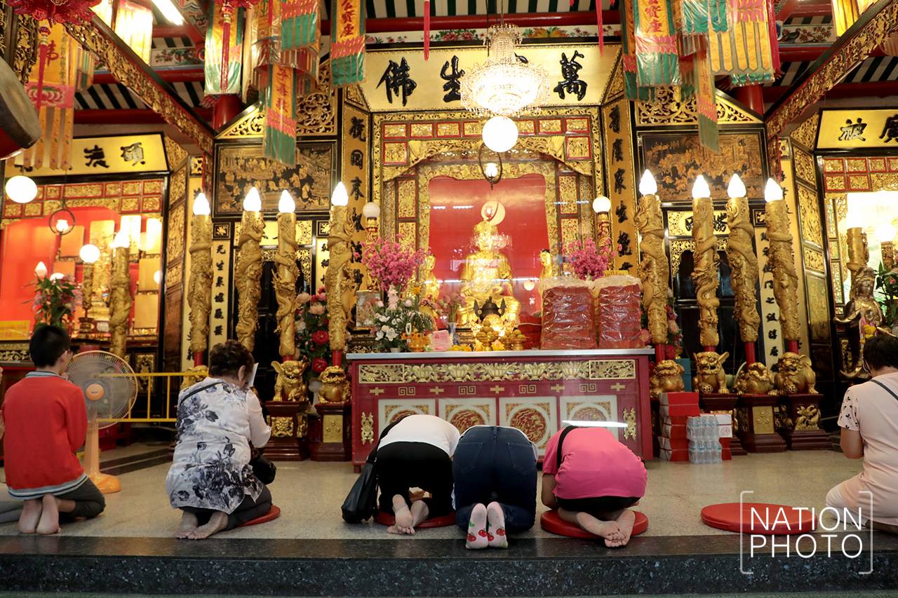 Chinese shrines in downtown Bangkok crowded as devotees pray for good ...