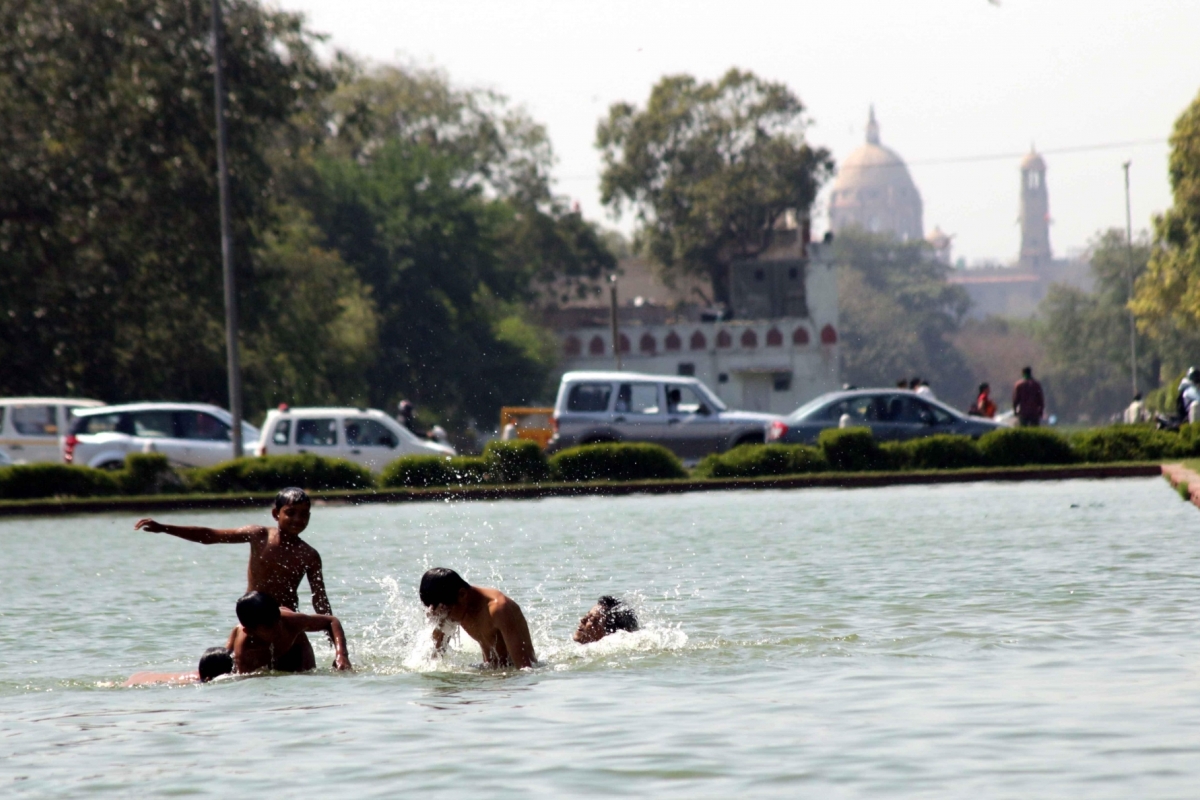 India's Delhi records its highest ever temperature at 48 degrees