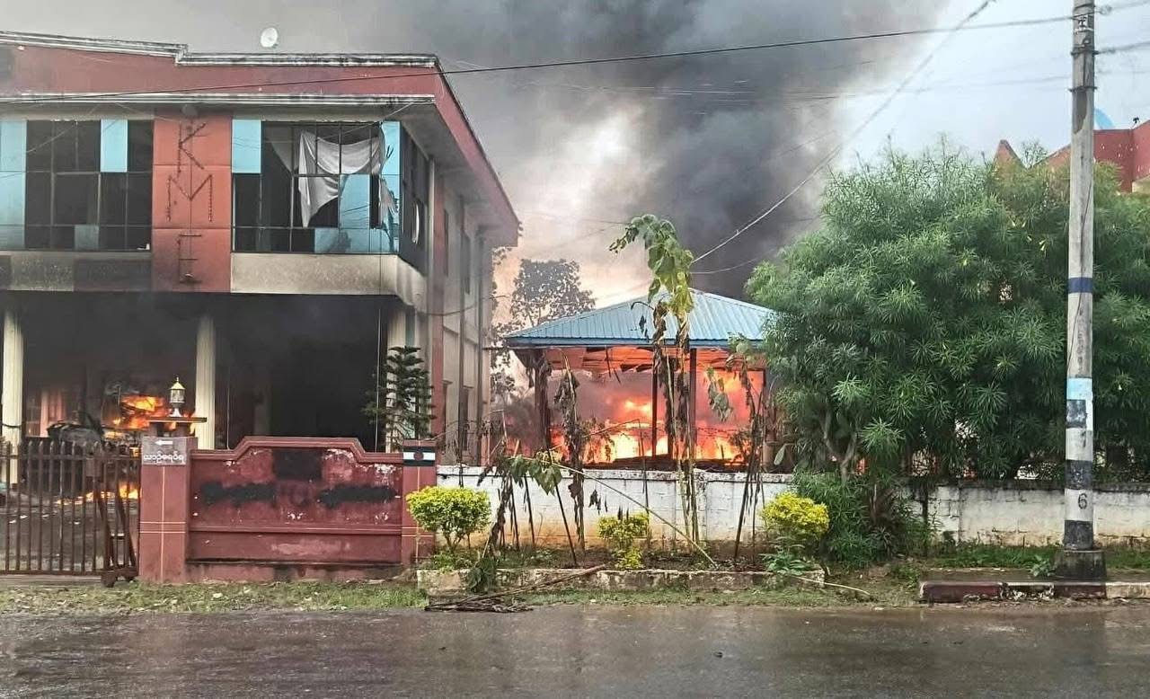 Heavy fighting in Kyaukme as government offices burn
