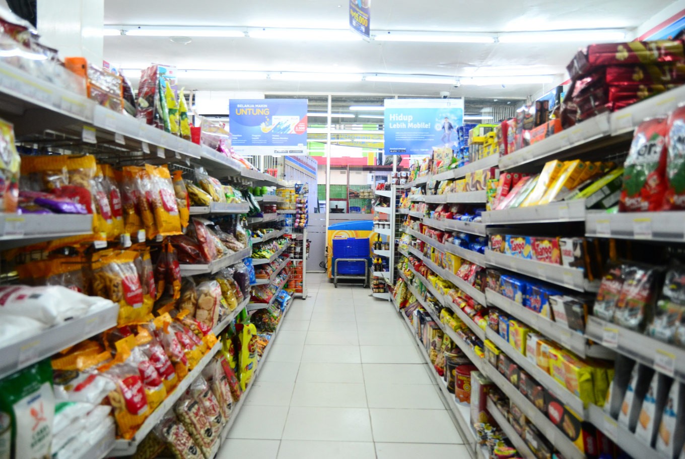  Indonesia  minimarket growth to outpace large retailers 