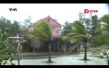 Embedded thumbnail for အပူပိုင်းမုန်တိုင်း နိုလ် အားပျော့လာသော်လည်း ဗီယက်နမ်တွင် မုန်တိုင်းအရှိန်ကြောင့် မိုးသည်းထန်ကာ ရေလွှမ်းမိုးမှုနှင့် မြေပြိုမှုများ ဖြစ်ပွားနိုင်