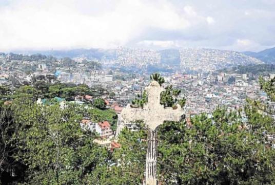 Baguio City, the country’s summer capital, chokes amid mushrooming structures and a weekday population of 725,366, putting a strain on its water supply, roads, urban facilities and public services, according to a study commissioned by the National Economic and Development Authority. —EV ESPIRITU