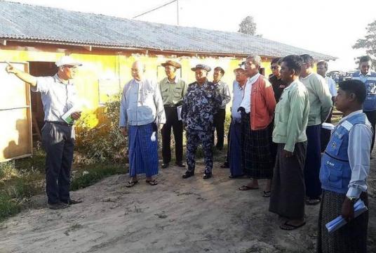 The Rakhine State Chief Minister inspect housing for the returnees