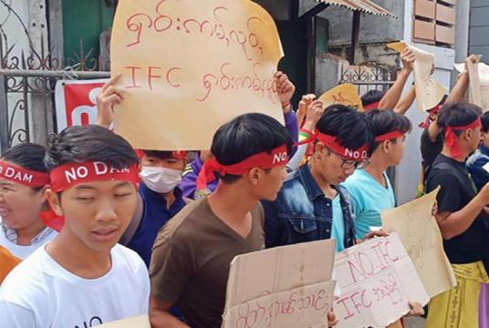 locals protested against meeting for explanation of research into dams construction at the Taunggyi Township