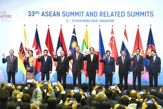 The leaders of ASEAN member states pose for a group photo at the opening ceremony of the 33rd ASEAN summit in Singapore. (AFP/Jewel Samad)