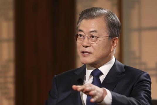 President Moon Jae-in speaks during a live interview with public broadcaster KBS at Cheong Wa Dae in Seoul on May 9, a day before the second anniversary of his taking office. (Yonhap)