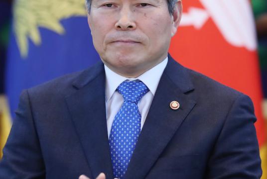 Defense Minister Jeong Kyeong-doo (Yonhap)