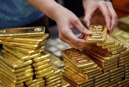 Gold prices have surged in both domestic and international markets but Vietnamese market demand has remained silent. — Photo petrotimes.vn
