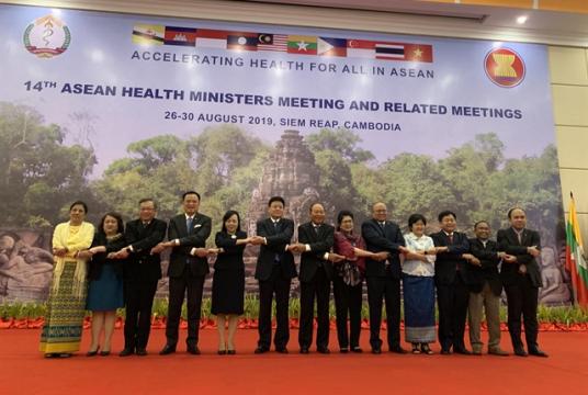 ASEAN and Chinese health ministers at the meeting. — Photos courtesy of the health ministry