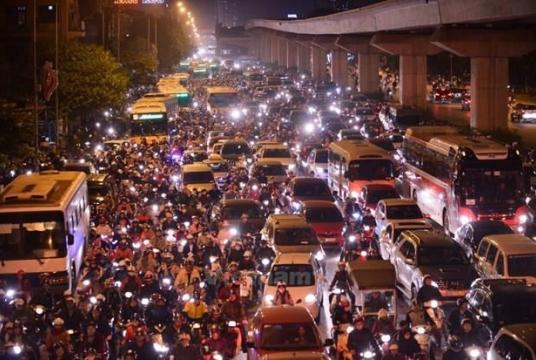 Hà Nội is looking for solutions to reduce traffice jams. – VNA/VNS Photo  