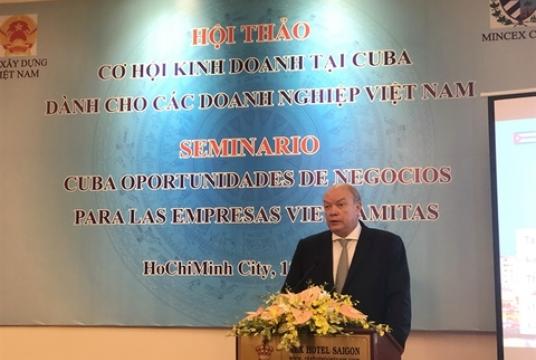 Minister of Foreign Trade and Foreign Investment Rodrigo Malmierca Diaz speaks at the seminar on business co-operation opportunities between the two countries heard in HCM City on September 13. — VNS Photo