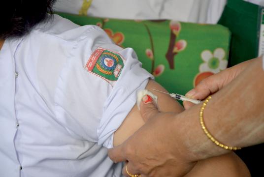 A child was vaccinated against measles (Photo-Kyi Naing)