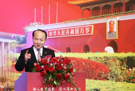 Wang Zhimin, director of the Liaison Office of the Central People’s Government in the Hong Kong Special Administrative Region delivers a speech at a seminar held in Hong Kong on Wednesday on the just-concluded annual two sessions. (EDMOND TANG / CHINA DAILY)