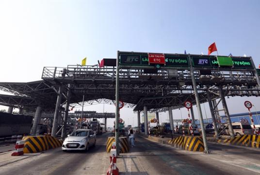 A corner of the Hà Nội - Bắc Giang toll collection station, which is a public private partnerships (PPP) project. The National Assembly is considering changes to a draft law on PPP to attract more private investment in the future. — VNA/VNS Photo Huy Hùng
