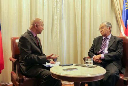 The Post’s executive editor-in-chief Joshua Purushotman conducts an exclusive interview with Malaysian Prime Minister Dr Mahathir Mohamad on Tuesday. YOUSOS APDOULRASHIM