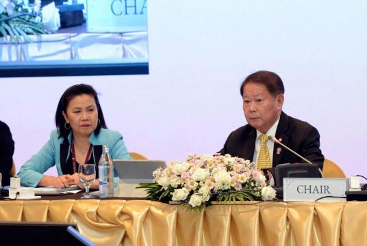 Deputy Finance Minister Wisudhi Srisuphan (right), chairs Asean senior officials' meeting in Chiang Rai./The Nation