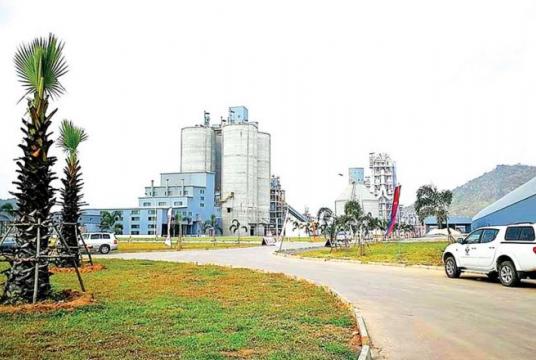 A Chip Mong Insee Cement factory in Banteay Meas district’s Sdech Kong Khang Lech commune in Kampot province./Hin Pise/Phnom Penh Posti