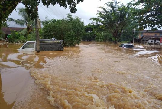 Flood occurs in Ye Township due to the torrent from a mountain