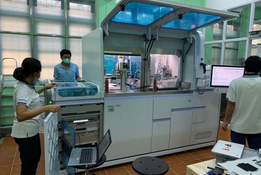 Cobas 6800 machine for Covid-19 tests
