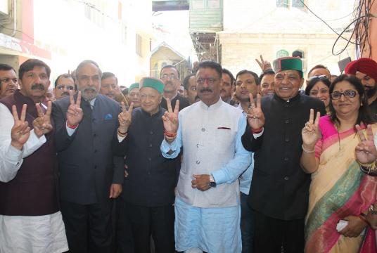 (From left) Leader of opposition Mukesh Agnihotri, former Union Minister Anand Sharma, former CM Virbhadra Singh, State congress president Kuldeep Singh Rathore, Dhani Ram Shandil (Congress Candidate from Shimla Parliamentary Constituency) and state in-charge Rajani Patil after Shandil filed nomination for Lok Sabha polls on Tuesday, April 23, 2019.