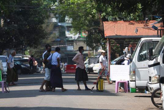 Plans underway to disinfect the house of the COVID-19 patient (Photo-Myo Htet Khaing) 