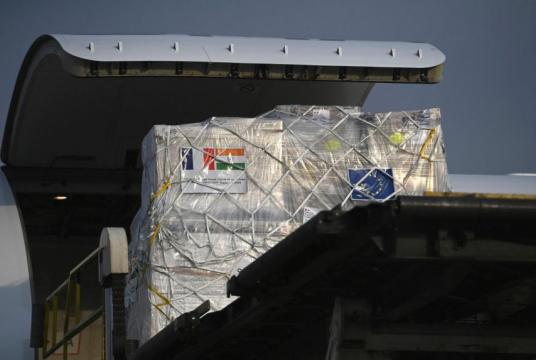Medical supplies from France are seen being unloaded at Indira Gandhi International Airport in New Delhi on May 2, 2021.PHOTO: AFP