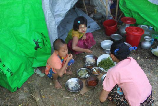 IDPs seen at the compound of Doethein Pagoda