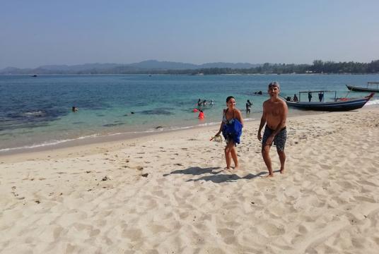 A foreign couple seen at Ngapali Beach (Photo-Zeya Nyein)