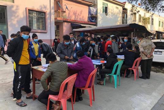 Myanmar migrant workers came back from China seen at Muse (Photo-U Thaung Tun)