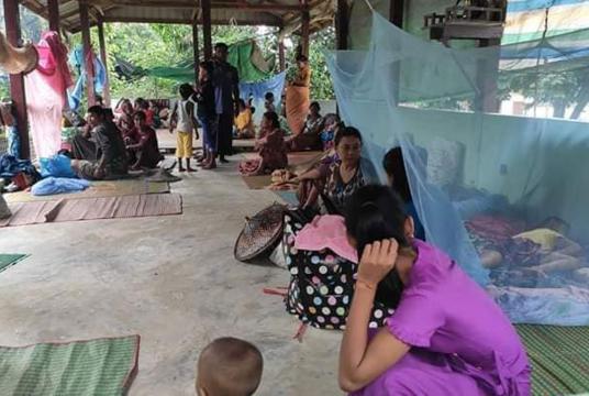 War refugees seen at Kandaunggyi (Photo-Nyi Se)