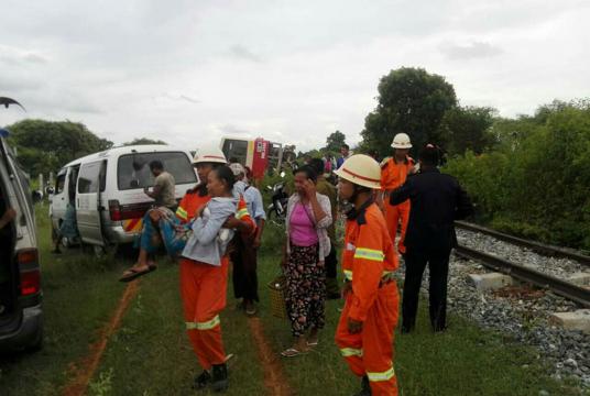 Rescuers seen near a derailed RBE train (Photo-Pyawbwe Fire Services Department)