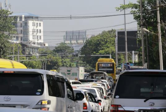 Electricity blackout caused traffic jams in Yangon (Photo-Myo Htet Paing)