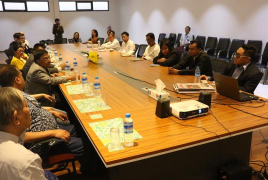The delegation led by World Press Council vice chair and Press Council of Nepal chairman meets EMG officials (Photo-Aung Myo Thant)