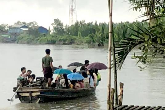 IDPs arriving at Sedipyin Village