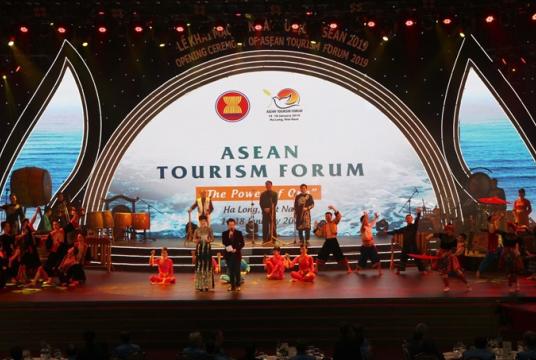 An art performance at the ASEAN Tourism Forum opening ceremony./Viet Nam News
