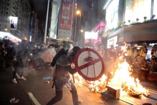 Protesters during a stand-off with police in Hong Kong on Aug 31, 2019.PHOTO: AP 