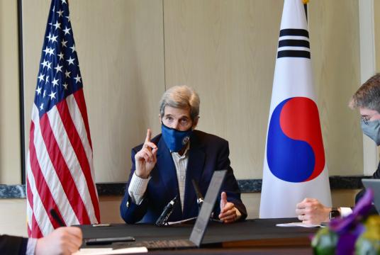 US special presidential envoy for climate John Kerry speaks during a roundtable meeting in Seoul on Sunday. (US Embassy in South Korea)