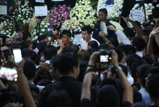 Funeral of actor-cum-singer Min Thway in progress
