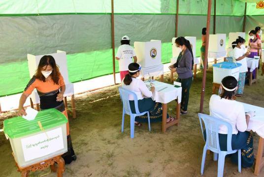 Voting demonstration in progress in Nay Pyi Taw on November 8 