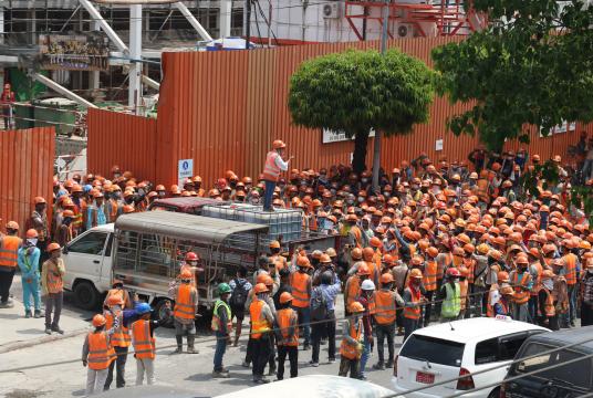 Workers in protest on Bogyoke Street (Photo-Shine Lin Aung) 