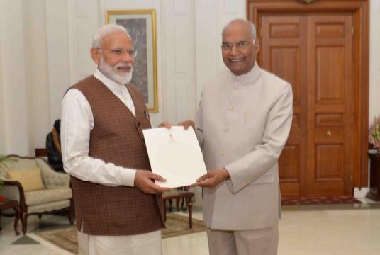 Exercising powers vested in him under Article 75 (1) of the Constitution of India, President Ram Nath Kovind, on Saturday, May 25, 2019 appointed Narendra Modi to the office of Prime Minister of India. (Image: Twitter/@rashtrapatibhvn)