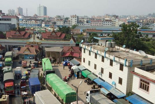 Cargo trucks seen at Muse border (Photo-Pyae Sone) 