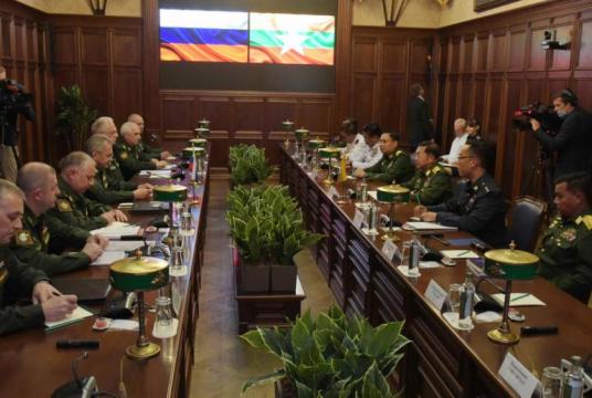 Delegation led by Senior General Min Aung Hlaing meets Russian Defence Minister on June 22