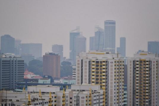 The haze as seen from Tiong Bahru at 12:40pm on Sept 15, 2019.ST PHOTO: NG SOR LUAN