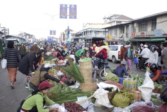 A busy market in Taunggyi