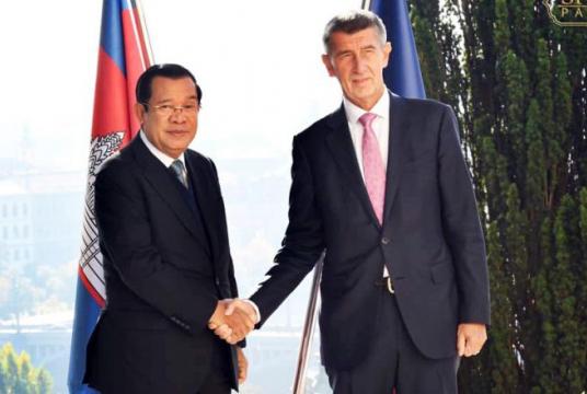 Cambodian Prime Minister Hun Sen (left) and his Czech counterpart Andrej Babis on Monday. HUN SEN’S FACEBOOK PAGE